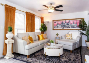 Villa Golden - King Bed, Centrally Located!